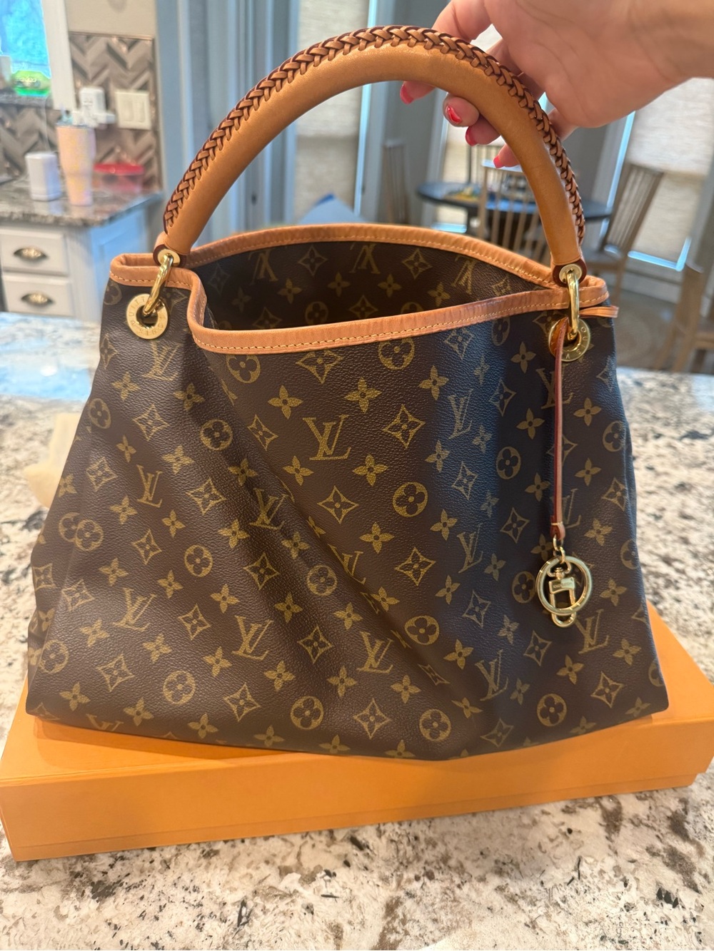 Louis Vuitton Artsy MM Monogram Canvas Bag